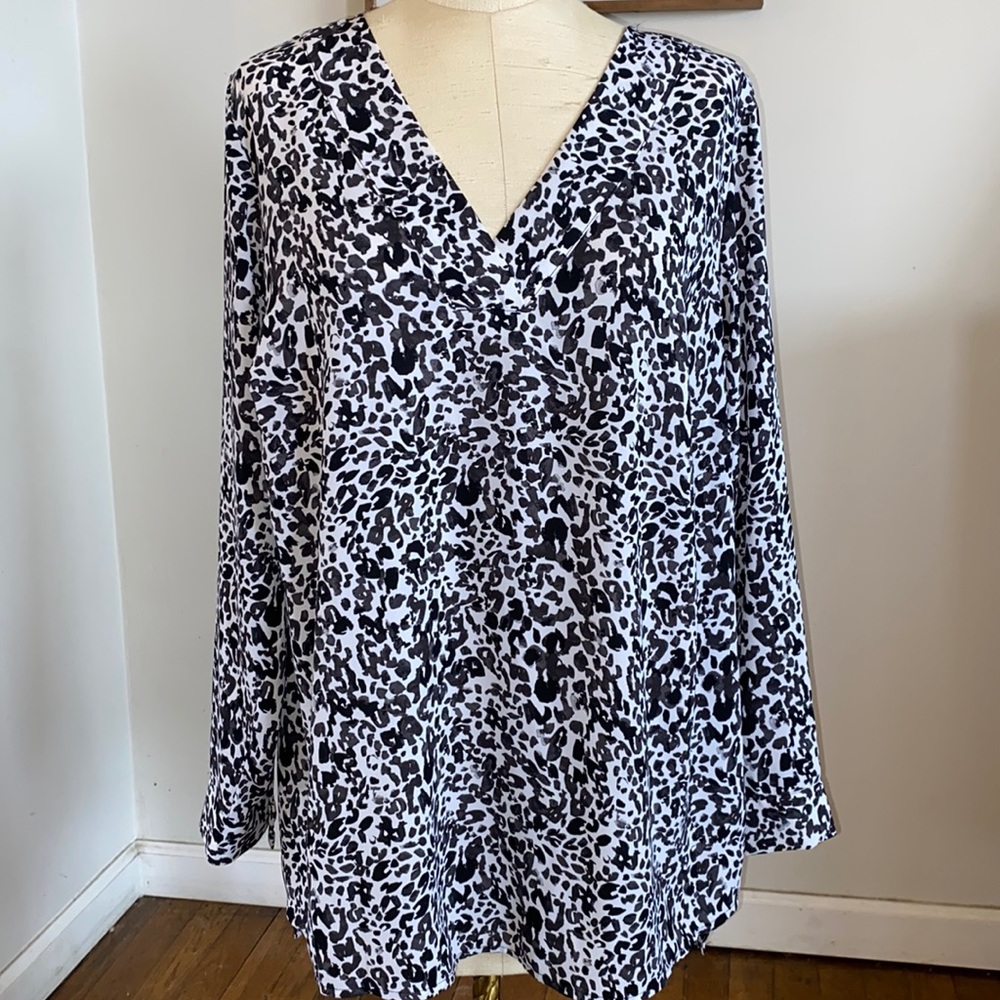 EVRI 1X, black and white animal print, long sleeve top